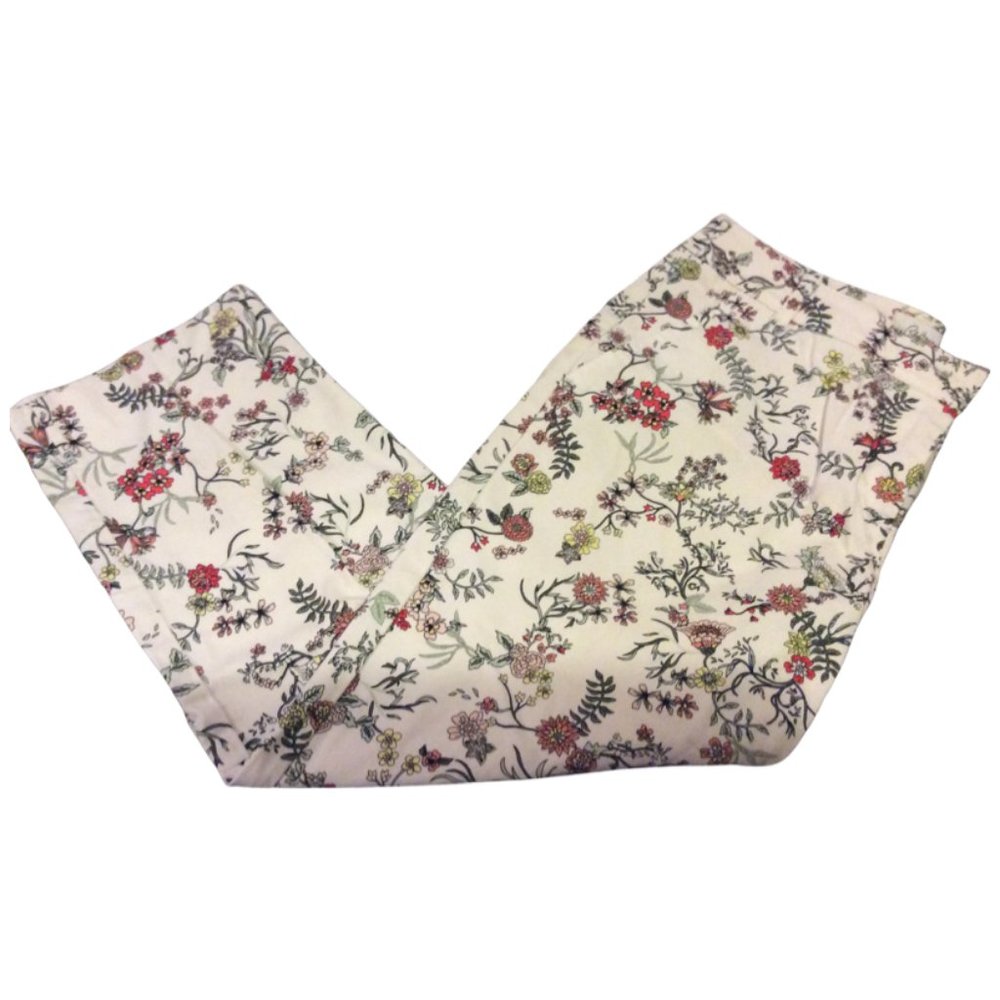 Size: Size 0 Petite - Floral Capri Pants